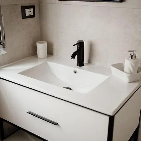 Niko House Ii - *